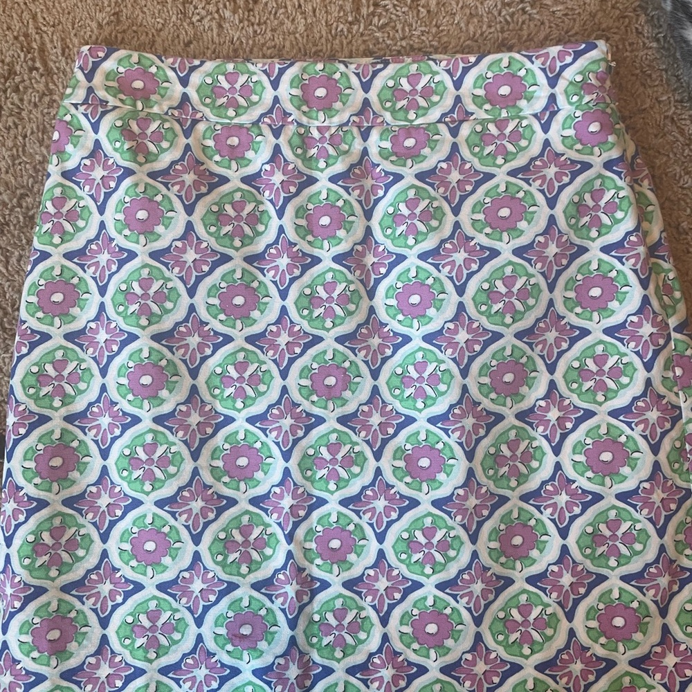 Talbots Woman’s Skirts super cute in SZ 8P in gently used condition